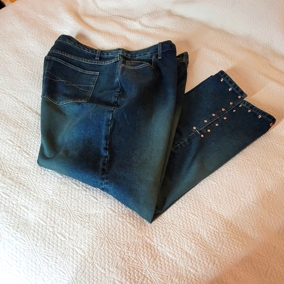 Faded Glory Dark Blue Wash Studded Women's Jeans  20W NWOT ( 👀 @ picture # 10) - Picture 2 of 15